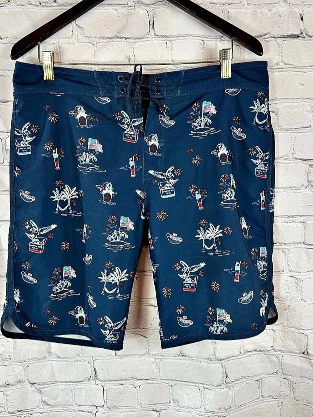 Travis Mathew Rip me Off boardshorts mens 35 beach tropical island surf vacation